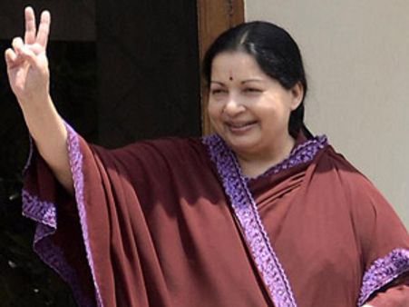 4 தொகுதியில் வேட்பு மனுத் தாக்கல்: ஜெ.வுக்கு சுப்ரீம் கோர்ட் நோட்டீஸ்!