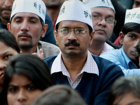 ஸ்டிங் ஆபரேஷனில் திணறும் ஆம் ஆத்மி.. தேர்தலைவிட்டு ஓட தயாராகும் வேட்பாளர்கள்!!