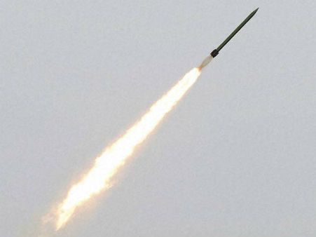 தனுஷ் ஏவுகனை சோதனை வெற்றி; ஒடிசா கடற்படை தளத்தில் ஏவப்பட்டது