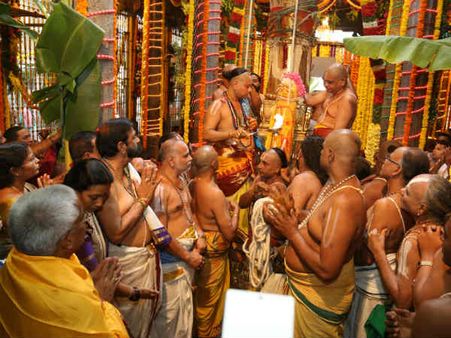 திருச்சானூர் பத்மாவதி தாயார் கோவில் பிரமோற்சவம்: பக்தர்கள் குவிந்தனர்