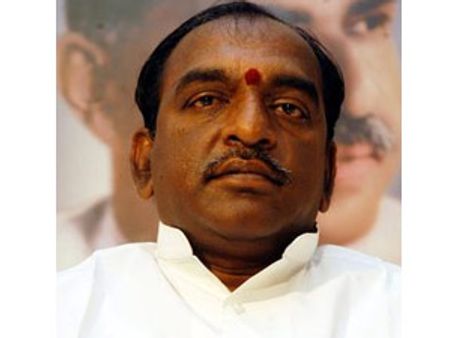 சிவாஜி சிலையை அகற்றினால் தமிழகத்தில் உள்ள அனைத்து சிலைகளையும் அகற்ற வேண்டும்: பொன்.ராதாகிருஷ்ணன்