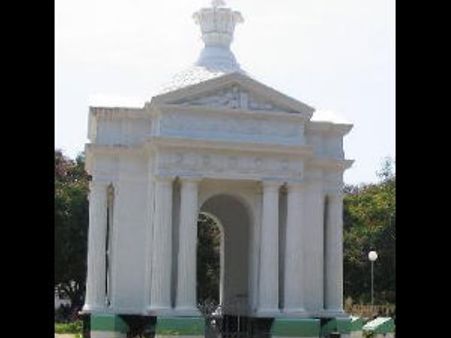 இறுதிச்சடங்குகள் செய்து புதைக்கப்பட்ட புதுவை மனிதர் உயிரோடு வந்த அதிசயம்