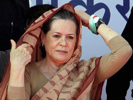 குடும்பத்தையும், அரசியலையும் பேலன்ஸ் செய்யும் பிரபலங்கள்!சோனியா காந்தி டாப்!