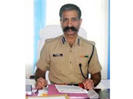 மே.வங்கத்தில் மோசடி வழக்கில் கலெக்டர் கைது - தமிழரான போலீஸ் கமிஷனருக்கு உடனே டிரான்ஸ்பர்!