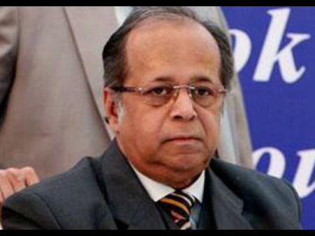 5 ஸ்டார் ஹோட்டலில் வைத்து தவறாக நடந்தார் நீதிபதி ஏ.கே.கங்குலி- சட்ட மாணவி