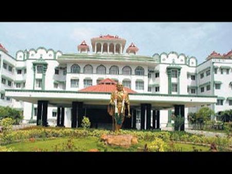 இலங்கை கடற்படையினருக்கு இந்தியாவில் பயிற்சி: தடை கோரிய மனு தள்ளுபடி