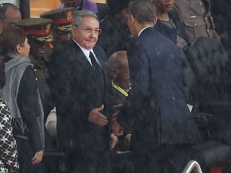 ஒபாமா-காஸ்ட்ரோ கைகுலுக்கியது திட்டமிட்டதல்ல: அமெரிக்கா விளக்கம்