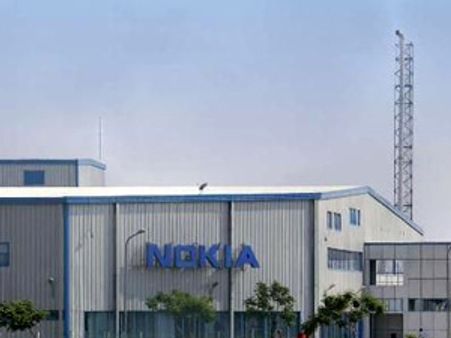 சென்னை நோக்கியா ஆலையை மைக்ரோசாப்ட்டிற்கு விற்க கோர்ட் அனுமதி- 8,000 ஊழியர்கள் நிம்மதி