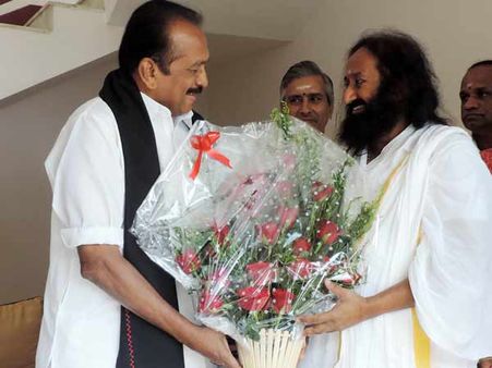 பண்டிட் ரவிசங்கர் குருஜியுடன் வைகோ சந்திப்பு