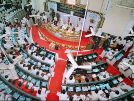 தெலுங்கானா மசோதா.. ஆந்திரா சட்டசபையில் இன்றும் களேபரம்!!