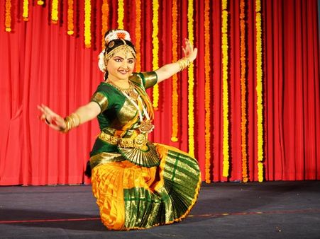 ஷார்ஜாவில் நாட்டிய அரங்கேற்றம்