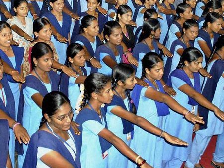 வெற்றி உங்கள் கையில்: பள்ளி மாணவர்களுக்கு சிறப்பு வகுப்புகள்