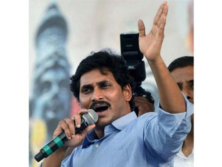 தேர்தலில் நான் மட்டுமே போட்டி... அம்மா, சகோதரிக்கு 'தடை' விதித்த ஜெகன்!