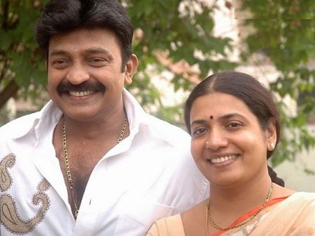 மனைவி ஜீவிதாவுடன் பாஜகவில் சேர்ந்த நடிகர் ராஜசேகர்