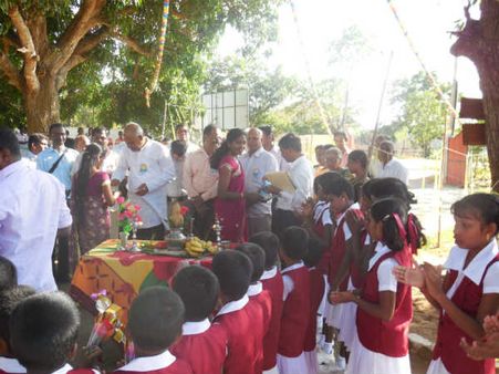 இலங்கை போரினால் பாதிக்கப்பட்ட செஞ்சோலை சிறுவர் இல்லத்தின் முதலாம் ஆண்டு விழா