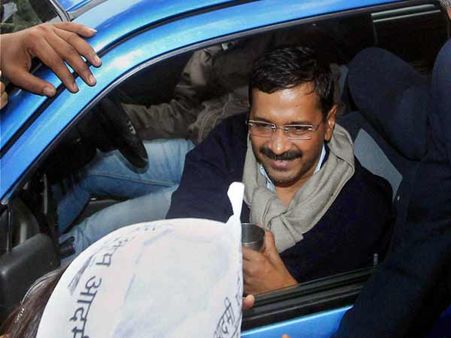 தர்ணா: ஆம் ஆத்மி ஆதரவாளர்கள் மீது போலீசார் வழக்குப் பதிவு - கெஜ்ரிவால் பெயர் மிஸ்ஸிங்