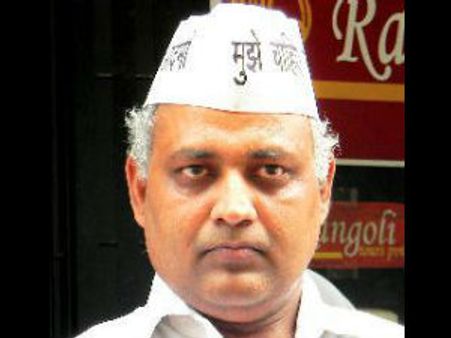 மோடியிடம் இருந்து எவ்வளவு பணம் வாங்கினீங்க? செய்தியாளரை காய்ச்சிய சோம்நாத் பார்தி