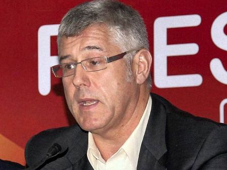 பாங்காங் ஹோட்டல் மாடியிலிருந்து விழுந்து டாடா மோட்டார்ஸ் எம்.டி. மரணம்-தற்கொலையா?