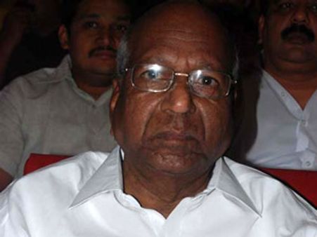 ஆற்காடு வீராசாமி தலையிட்டிருந்தால் அழகிரி, ஸ்டாலின் பிரச்சினையைத் தீர்த்து வைத்திருப்பாரோ!?