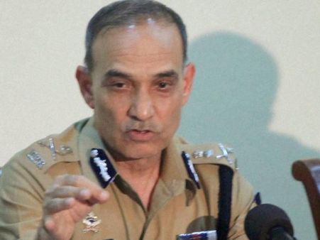 அரசியல்ல குதிச்சு நாட்டுக்கு ஏதாவது செய்யணும்... பதவியை ராஜினாமா செய்த மும்பை கமிஷ்னர்