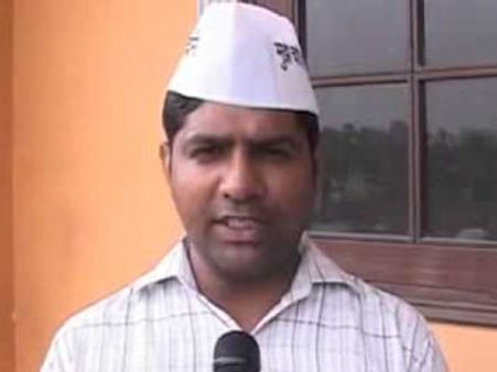 ஆம் ஆத்மி எம்.எல்.ஏ.வை கன்னத்தில் அறைந்த பெண்! டெல்லியில் பரபரப்பு