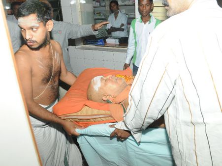 சென்னை மருத்துவமனையில் ஜெயேந்திரருக்கு தொடர் சிகிச்சை -நலமாக இருப்பதாக தகவல்