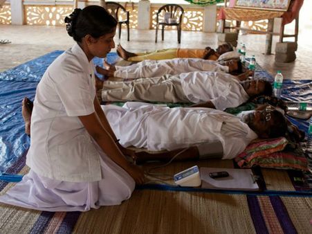 கூடங்குளத்தில் தொடரும் உண்ணாவிரதம் – எஸ்.பி.உதயகுமார் மயக்கம்