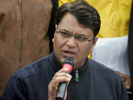 கேஜ்ரிவால் அரசுக்கான ஆதரவு வாபஸ்- ஆளுநருக்கு கடிதம் அனுப்பினார் பின்னி