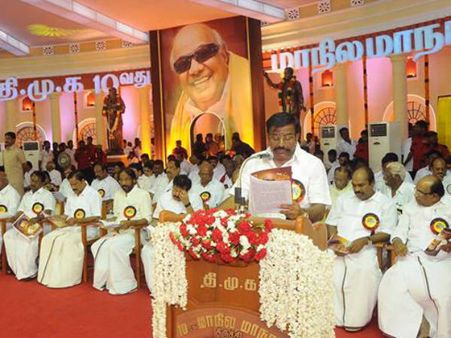 திருச்சி மாநாட்டைப் பார்த்து இந்தியாவே பிரமிக்கிறது... ஆற்காட்டார் முழக்கம்