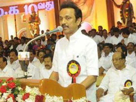 கே.என். நேருவை கண்ணீர் விட்டு அழ வைத்த மு.க.ஸ்டாலின்!