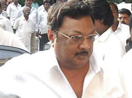 திருச்சியில் திமுக கோலாகலம்.. மதுரையில் ஆதரவற்ற குழந்தைகளுக்கு பிரியாணி தந்து சந்தோஷித்த அழகிரி