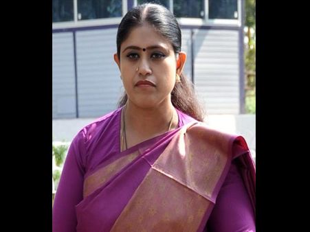 தர்மபுரி தூக்குத் தண்டனை கைதிகளை விடுவிப்பதற்காக ஜெ. இப்படி செய்கிறார்- விஜயதாரணி