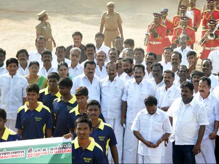 'கபடிக்கப்படிக்கப்படிக்கப்படி'... அம்மா பிறந்த நாளுக்காக மதுரையில் கபடிப் போட்டி.!