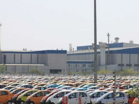 'நானோ'வுக்கு கொடுத்த இடத்தில் 'ஜாகுவார்' காரைத் தயாரிக்கும் டாடா..புது சர்ச்சை!