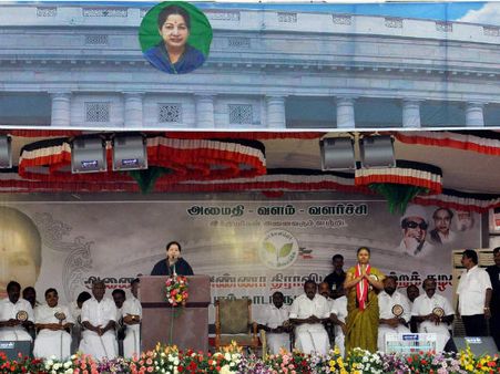 மத்தியில் அதிமுக அங்கம் வகிக்கும் ஆட்சியால்தான் தமிழக நலன், தமிழர் உரிமைக்கு பாதுகாப்பு: ஜெ.