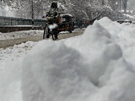 ”அமெரிக்காவை அடிக்கடி அச்சுறுத்தும் பனிப்புயல்”