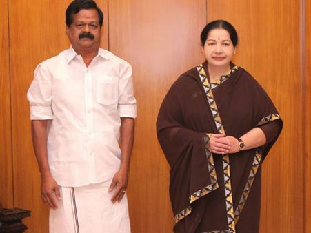 'குழாயடி சண்டை'களில் சிக்காத தர்மபுரி அதிமுக வேட்பாளர் மோகன்