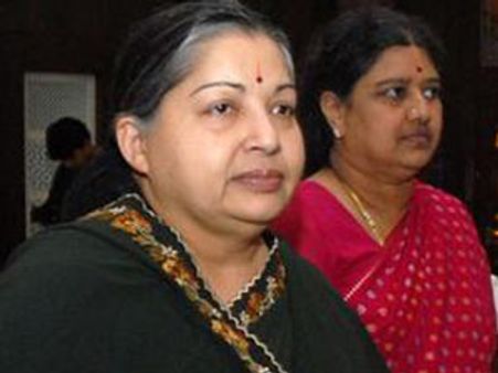 வருமான வரி வழக்கு: ஏப்ரல் 3ல் ஜெயலலிதா, சசிகலா ஆஜராக உத்தரவு!