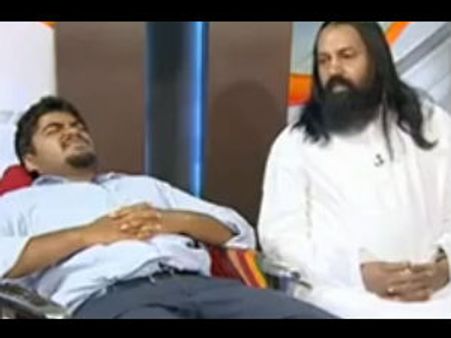 மாயமான விமானத்தை கண்டுபிடித்த ஒரு டுபாக்கூர் சாமியாரும், 2 சீடர்களும்