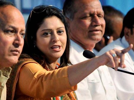 உடன் வந்தவர் மனுவோடு 'தொலைந்தததால்', வேட்பு மனு தாக்கல் செய்ய முடியாமல் திரும்பிய நக்மா!