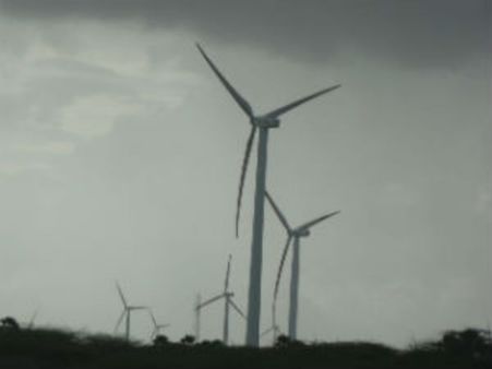 காற்றாலை மின் உற்பத்தி சரிவு: ஒரு மணி நேர மின்வெட்டு அமல்