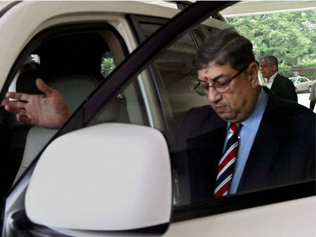 கிரிக்கெட் வாரியத்தில் இந்தியா சிமெண்ட்ஸ் பணியாளர்கள் பங்கேற்க தடை: சுப்ரீம் கோர்ட்