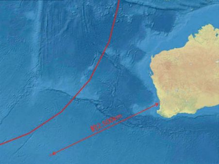 கடலில் மிதந்த பொருட்கள் மாயமான விமானத்தின் பாகங்கள் இல்லை