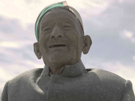 பாலிவுட் நடிகர்களை விட இணையத்தில் ஹிட் அடித்த தாத்தா…