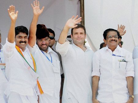 கேரளப் பிரச்சாரத்தில் வான் மழையில் நனைந்த ராகுல்... தொண்டர்கள் மனதில் சாரல்