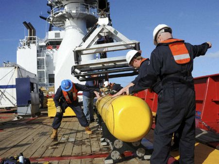 கடலில் மீண்டும் 2 முறை கருப்புப் பெட்டி சிக்னலை கண்டறிந்த ஆஸ்திரேலிய கப்பல்