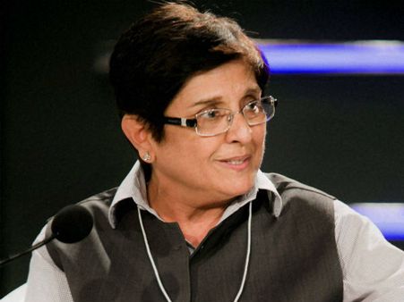 பலாத்காரம் தொடர்பான முலாயம்சிங் பேச்சு- கிரண்பேடி கொந்தளிப்பு!!