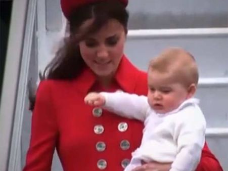 தோழியை இழுத்து அழ வைத்து அழகு பார்த்த குட்டி இளவரசர்... நியூசிலாந்தில் களேபரம்