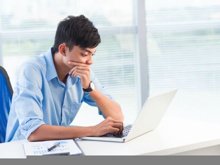 6 மணி நேரம் வேலை பார்த்தா போதும்.. ஊழியர்களின் 'பிரஷரை'க் குறைக்கும் ஸ்வீடன்!