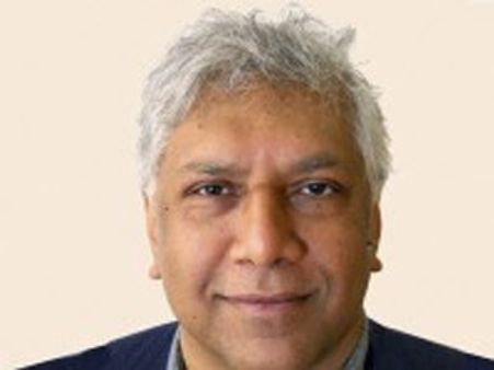 அமெரிக்க வாழ் இந்திய கவிஞர் விஜய் சேஷாத்ரிக்கு 'புலிட்சர் பரிசு'